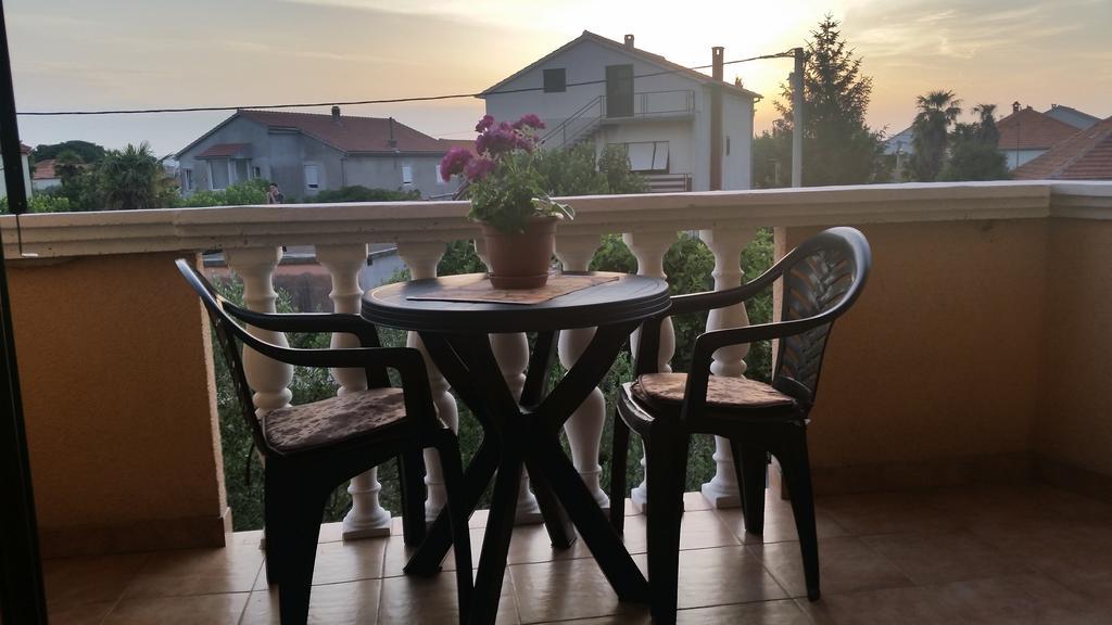 Apartments Dano Sukošan Oda fotoğraf